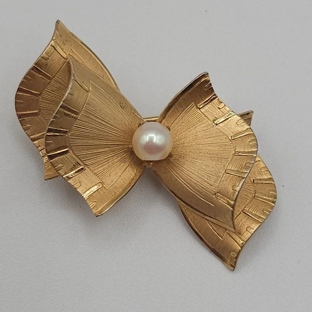 Vintage 12kt Gold Filled Bow Brooch Pearl‎ Textured IPS Pin Dimensional